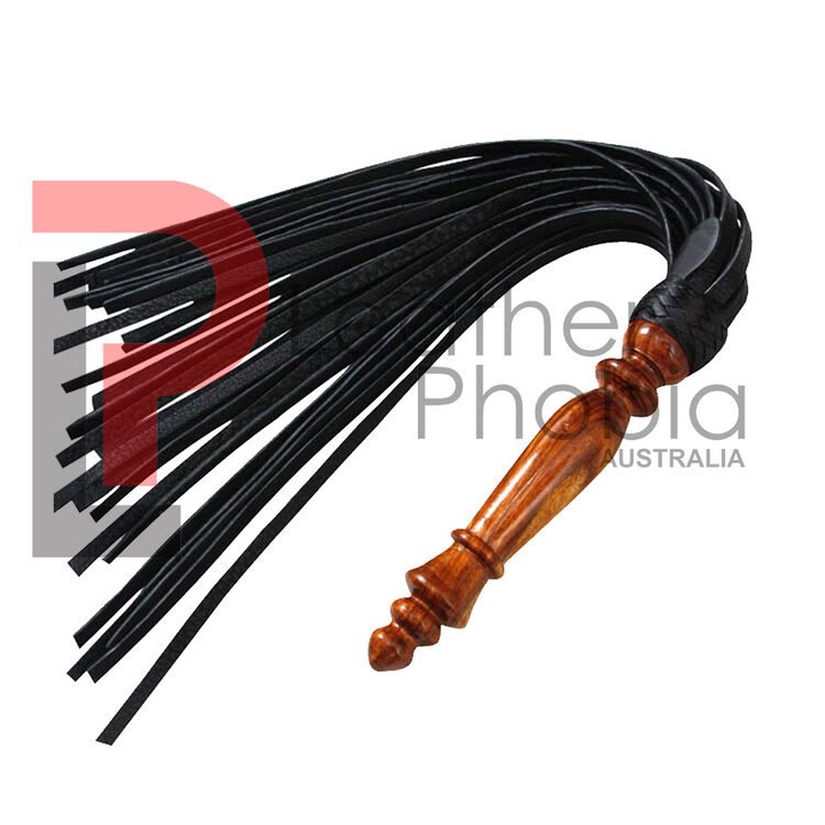 web_1_1_optimized_150 Leather Flogger 25 Tails Wood Handle